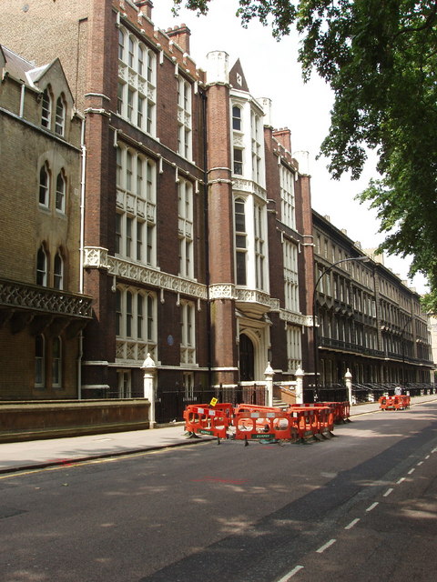 The exterior of Dr Williams Library where birth records of dissenting ancestors were historically registered.